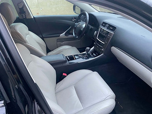Lexus IS250 2012 (7 фото из 9)