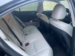 Lexus IS250 2012 (8 фото из 9)