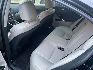 Lexus IS250 2012 (9 фото из 9)