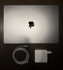 Apple MacBook Pro 16” Apple M1 Pro 16GB RAM 512GB (1 foto / 5)