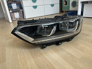 Volkswagen Passat b8 светодиодная фара (левая) (1 фото из 6)