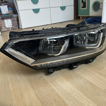 Volkswagen Passat b8 LED esituli (vasak)