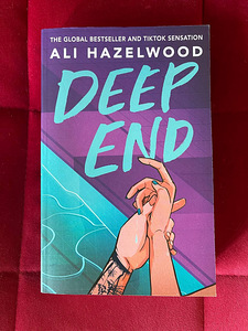 Deep End - Ali Hazelwood (книга ENG) (1 фото из 4)