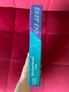 Deep End - Ali Hazelwood (книга ENG) (3 фото из 4)