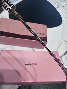 Miu miu (5 foto / 5)
