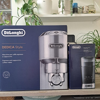 Müüa Delonghi käpaga espressomasin ja kohviveski.