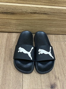 Шлепанцы Puma размер 34 (2 фото из 3)