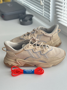 Adidas Ozweego (1 фото из 5)