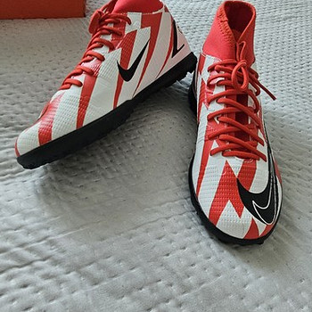 Детские бутсы для футбола Nike