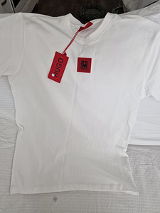 Продам 3 новых футболок (3 фото из 8)