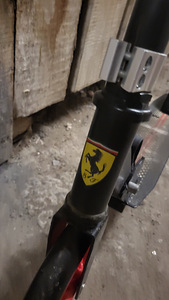 Tõukeratas Ferrari (2 foto / 3)