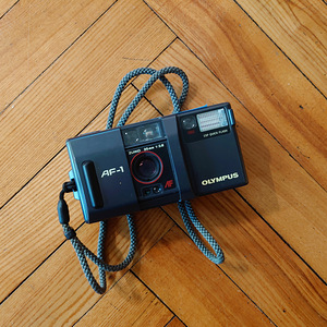 Olympus AF-1 (2 фото из 2)