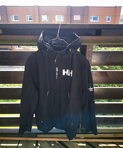 В наличии мужская весенне-летняя куртка с надписью HH, S-3XL (2 фото из 8)