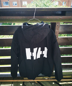 В наличии мужская весенне-летняя куртка с надписью HH, S-3XL (3 фото из 8)