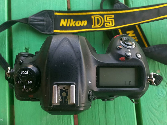 NIKON D5