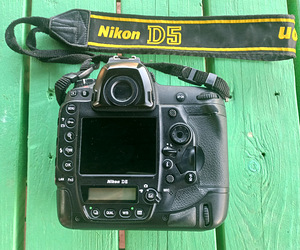 NIKON D5 (2 фото из 4)
