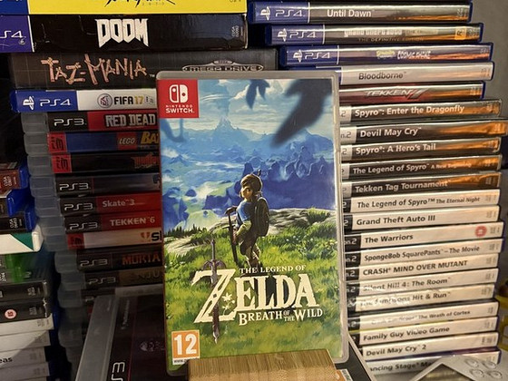 The Legend of Zelda Breath of the Wild - Nintendo Switch