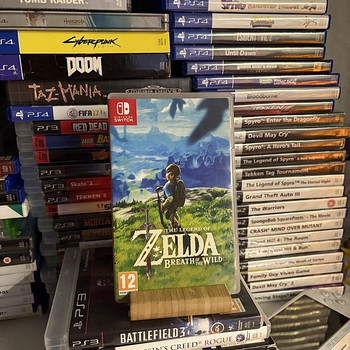 The Legend of Zelda Breath of the Wild - Nintendo Switch