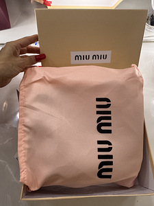 Сумка Miu Miu (4 фото из 4)