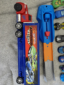 Игрушки (2 фото из 4)