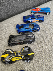 Игрушки (4 фото из 4)