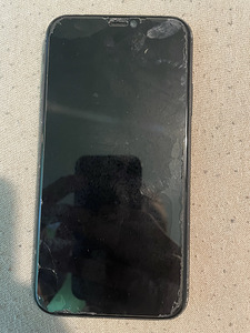 iPhone 11 ja iPhone 12 mini (1 foto / 4)