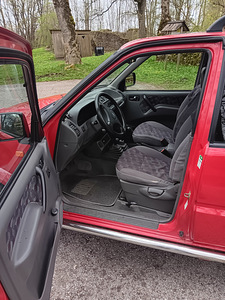 Ford Maverick (3 фото из 15)