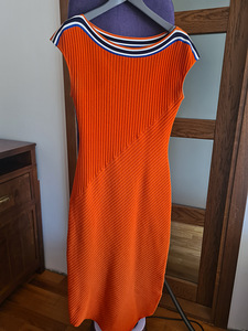 Kleit Karen Millen S (1 foto / 2)