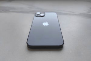 iPhone 13 128GB Midnight (1 foto / 1)