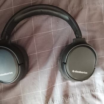 Продаются беспроводные наушники Steelseries Arctis 1.