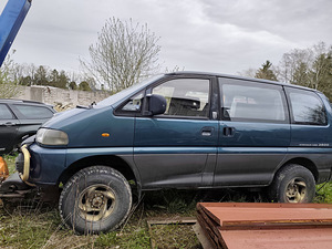 Mitsubishi delica Space gear (4 foto / 11)