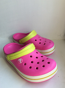 Uued Crocs jalatsid C10-C11 (EU 27-28) (1 foto / 3)