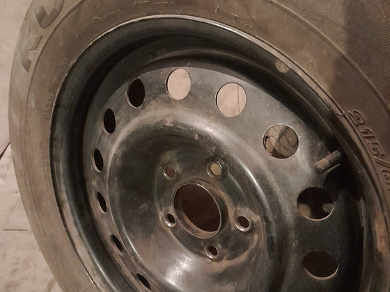 KIA ,HYNDAI veljed 16" (5×114,3)+ 215/60 suvirehvid. 1tk