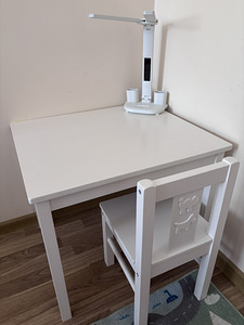 Детский стол, стульчик и ковер (IKEA) (2 фото из 4)