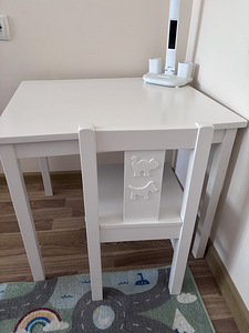 Детский стол, стульчик и ковер (IKEA) (4 фото из 4)