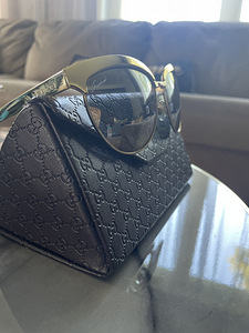Солнцезащитные очки Gucci (1 фото из 10)