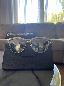 Солнцезащитные очки Gucci (2 фото из 10)
