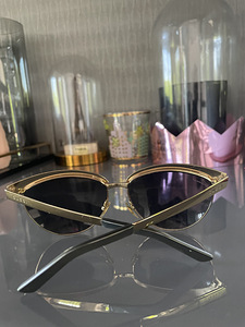 Солнцезащитные очки Gucci (4 фото из 10)