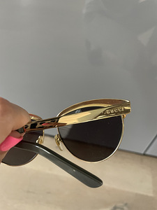 Солнцезащитные очки Gucci (5 фото из 10)