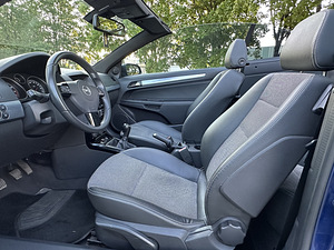 Opel Astra TwinTop 1.8 103kW (12 фото из 15)
