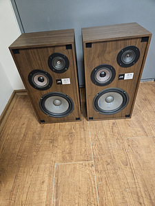 JVC SK-S44 3-Way Bass Reflex Type Loudspeaker System (2 foto / 5)