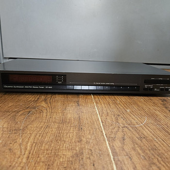 Technics ST-600 Quartz Synthesizer AM/FM Stereo Tuner