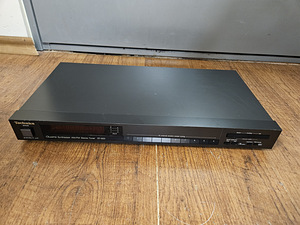 Technics ST-600 Quartz Synthesizer AM/FM Stereo Tuner (2 фото из 3)