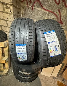 [НОВЫЕ] 225/35/R20 (Triangle Effexsport TH202) (1 фото из 2)