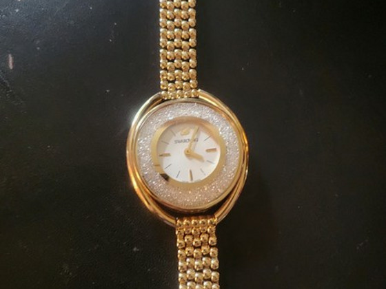 Часы Swarovski
