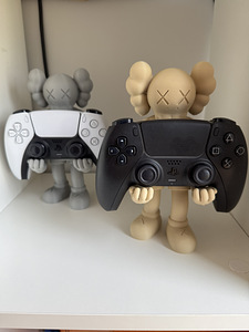 Держатель для контроллера PS5 (1 фото из 2)