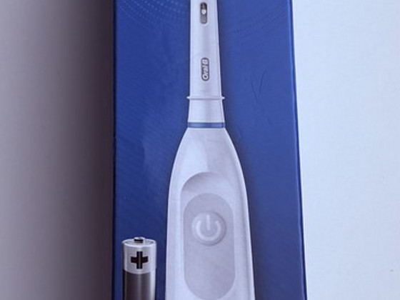Oral-B Pro Battery Power Toothbrush Precision Clean