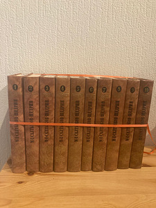 Книги (8 фото из 8)