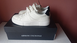 Armani кроссовки (1 фото из 4)