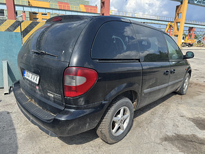Chrysler Voyager 2,8 automaat varuosadeks (3 foto / 6)